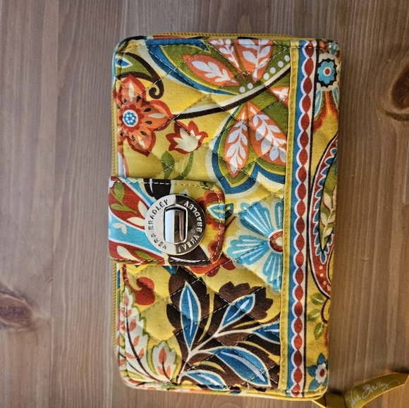 NWOT Vera Bradley wallet - Picture 1 of 5